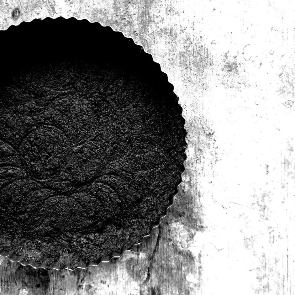 functional image double chocolate swirl pumpkin pie with oreo crust pic of crust before filling added top down