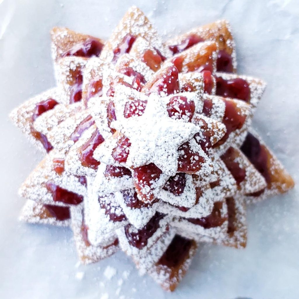 functional image gingerbread star cookie tree top down