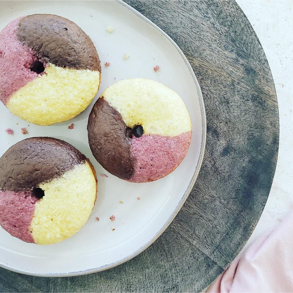 functional image neapolitan donuts neapolitan flavor donut pan vanilla chocolate strawberry baked donus