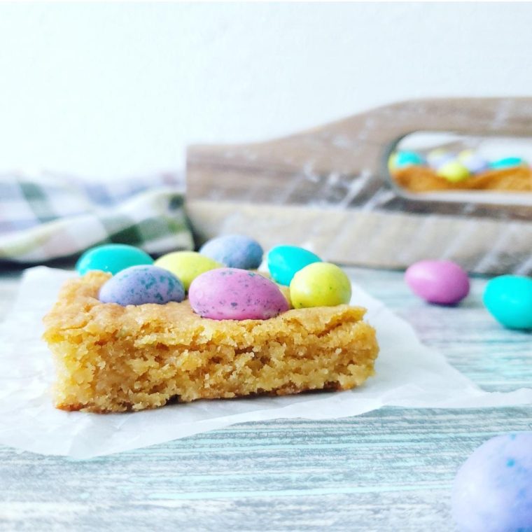 M&M Easter Blondies