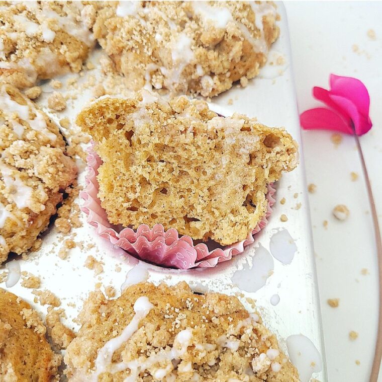 Coffee Cake Muffins with Crumb Topping